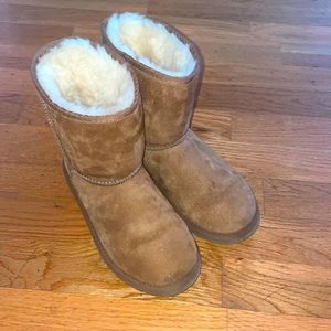 Used brown Uggs